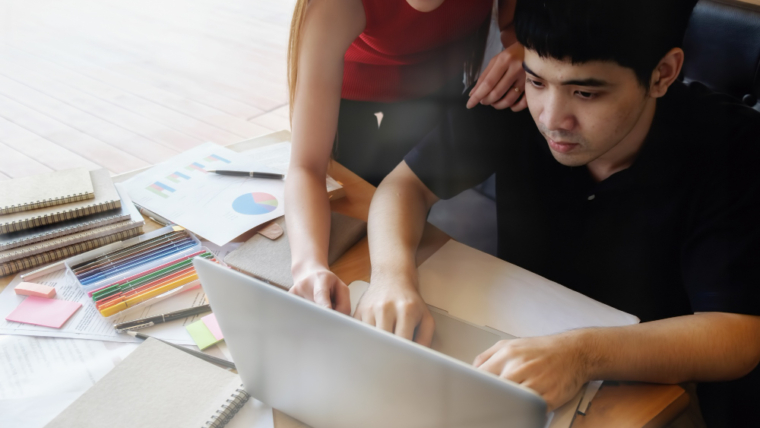 Alasan-Kenapa-Multitasking-Gak-Melulu-Berarti-Produktif