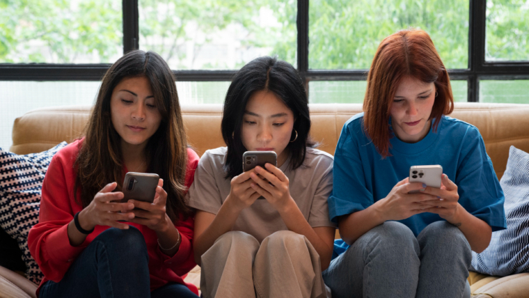 Mengenal-Digital-Overload:-Kapan-Terakhir-Kali-Kamu-Benar-Benar-Rehat-dari-Layar?