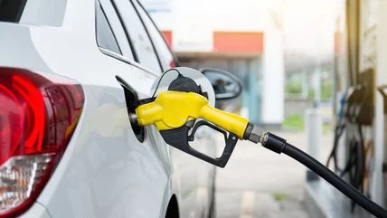 Baca.today-Hadapi Isu Krisis Energi, Berikut 8 Cara Menghemat Konsumsi BBM untuk Kendaraan Bermobil