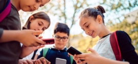 Mengenal Aturan Baru Pembatasan Media Sosial Untuk Anak di Bawah Umur