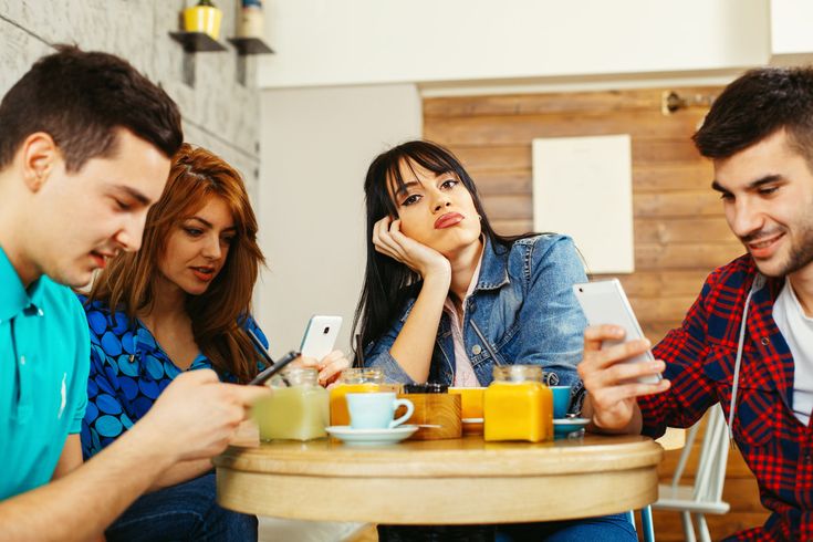 Baca.today-Phubbing: Kebiasaan Sepele yang Mampu Merusak Hubungan Sosial