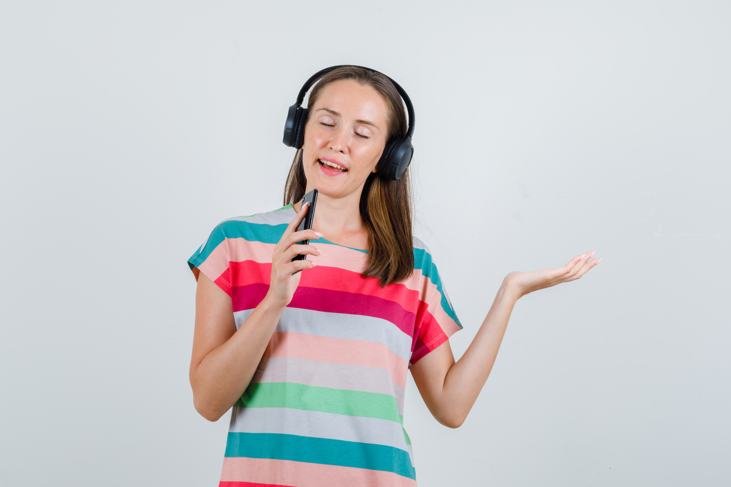 Bukan hanya Sekedar Menyenangkan, Ini 8 Manfaat Mendengarkan Musik